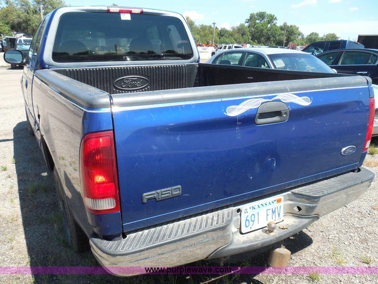 image for item I3371 1998 Ford F150 XLT SuperCab pickup truck