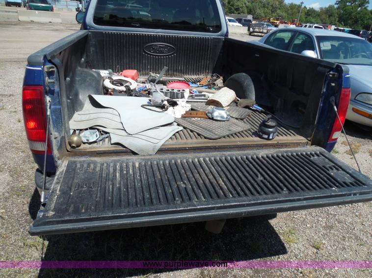 image for item I3371 1998 Ford F150 XLT SuperCab pickup truck