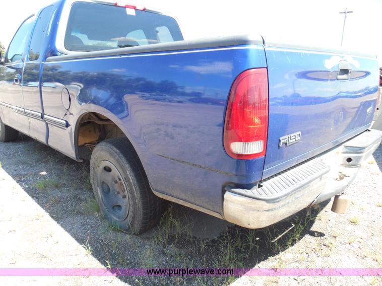 image for item I3371 1998 Ford F150 XLT SuperCab pickup truck