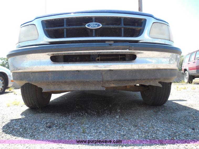 image for item I3371 1998 Ford F150 XLT SuperCab pickup truck