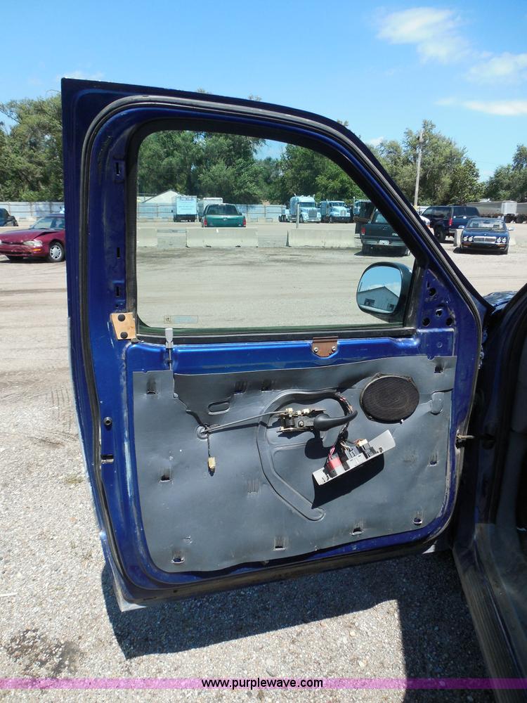 image for item I3371 1998 Ford F150 XLT SuperCab pickup truck