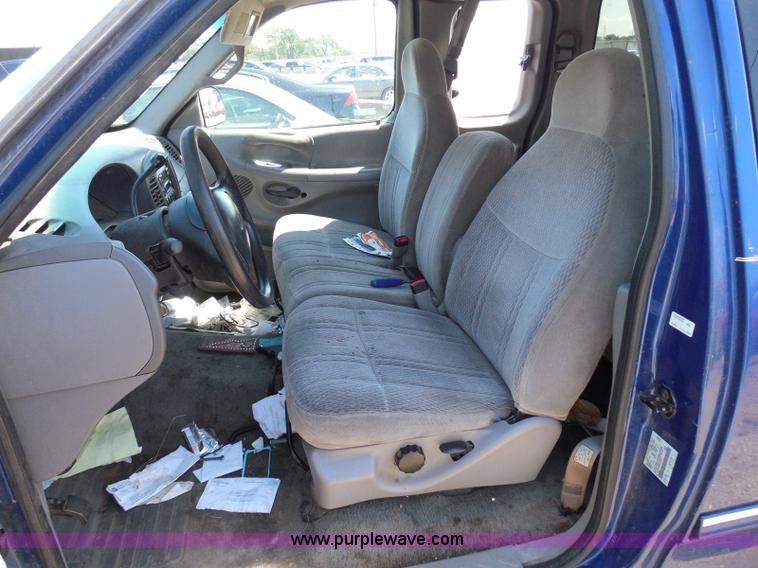 image for item I3371 1998 Ford F150 XLT SuperCab pickup truck