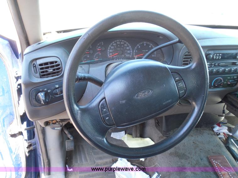 image for item I3371 1998 Ford F150 XLT SuperCab pickup truck