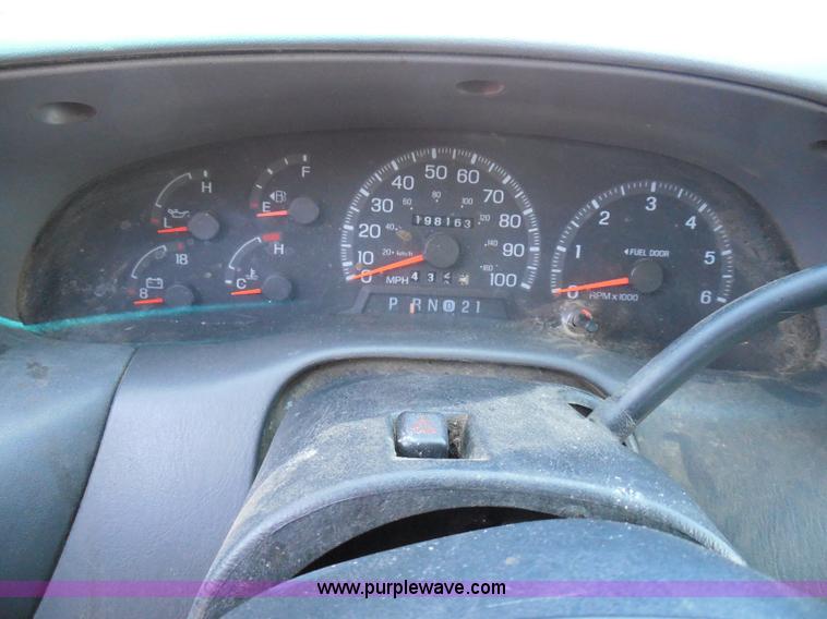 image for item I3371 1998 Ford F150 XLT SuperCab pickup truck