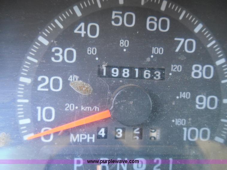 image for item I3371 1998 Ford F150 XLT SuperCab pickup truck