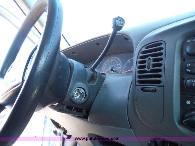 image for item I3371 1998 Ford F150 XLT SuperCab pickup truck