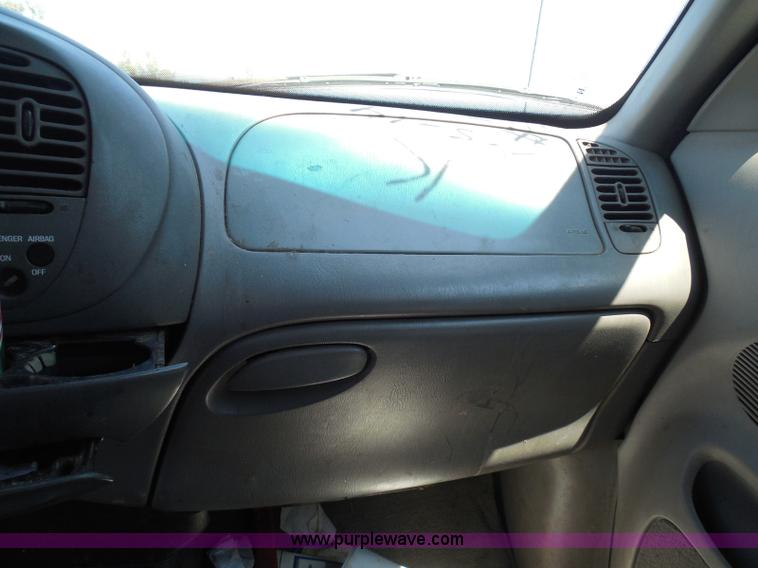 image for item I3371 1998 Ford F150 XLT SuperCab pickup truck