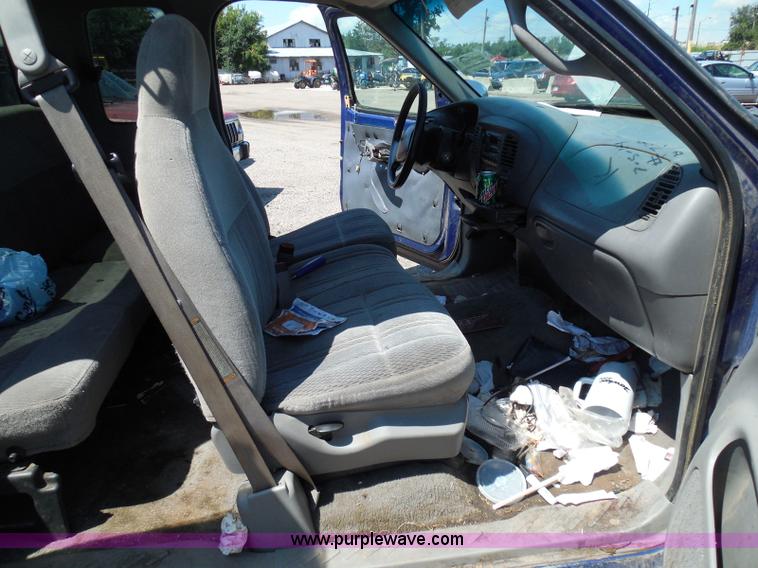 image for item I3371 1998 Ford F150 XLT SuperCab pickup truck