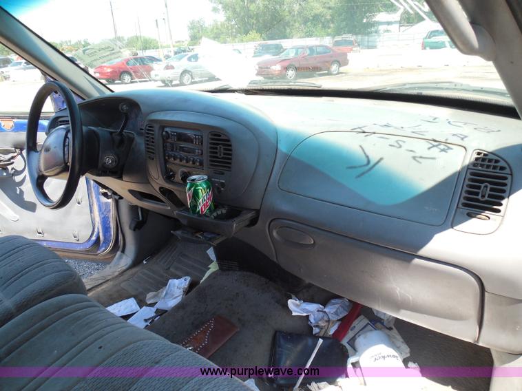 image for item I3371 1998 Ford F150 XLT SuperCab pickup truck