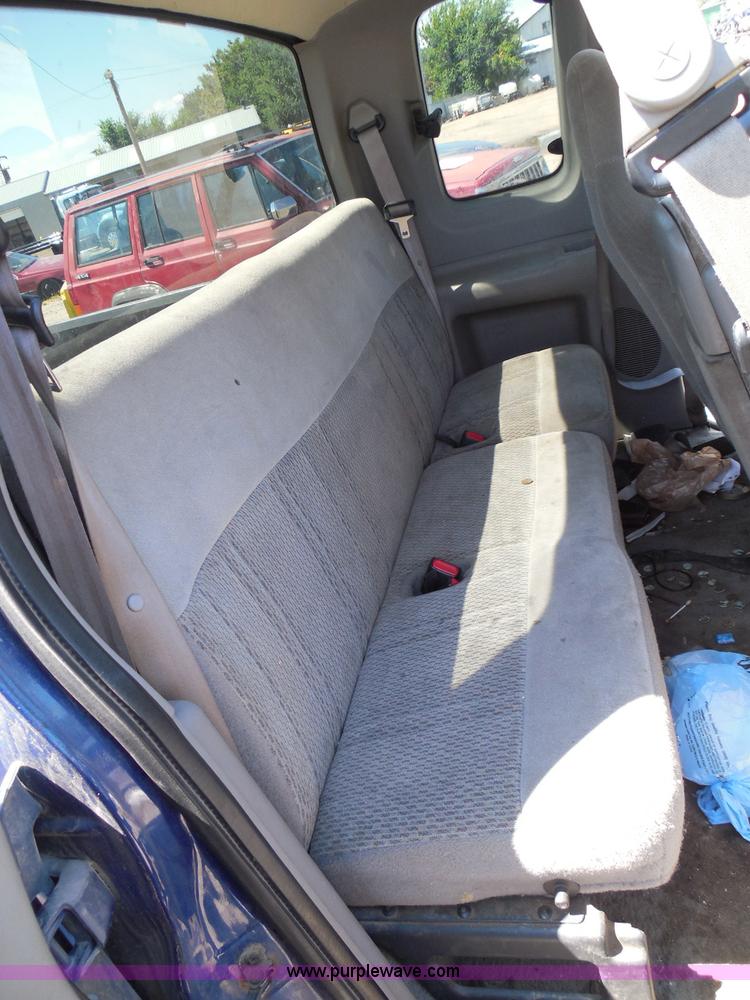 image for item I3371 1998 Ford F150 XLT SuperCab pickup truck