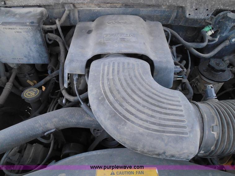 image for item I3371 1998 Ford F150 XLT SuperCab pickup truck