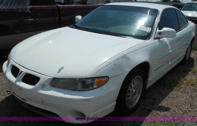image for item I3372 2000 Pontiac Grand Prix GT