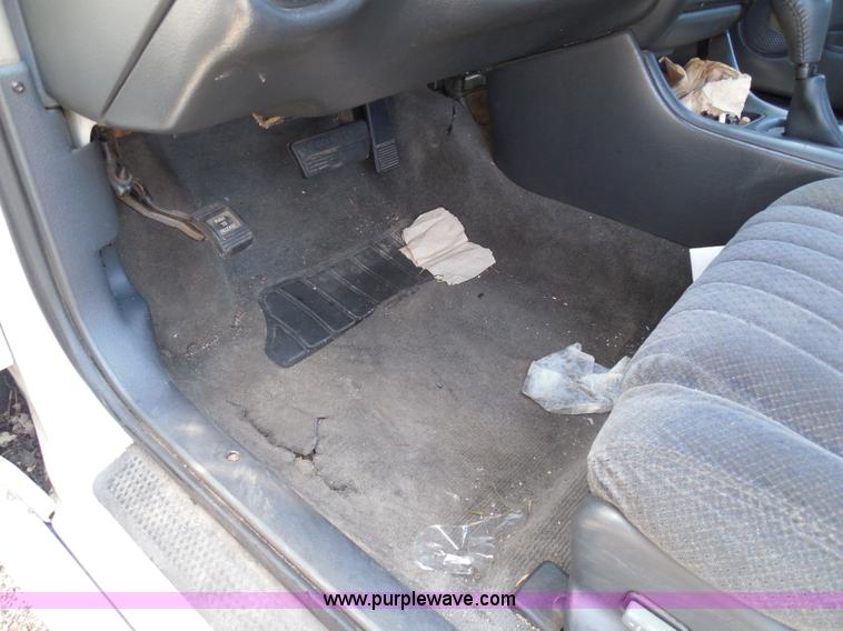 image for item I3372 2000 Pontiac Grand Prix GT