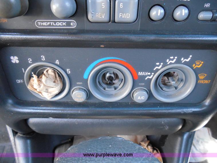 image for item I3372 2000 Pontiac Grand Prix GT