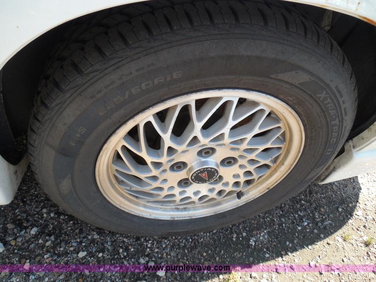 image for item I3372 2000 Pontiac Grand Prix GT