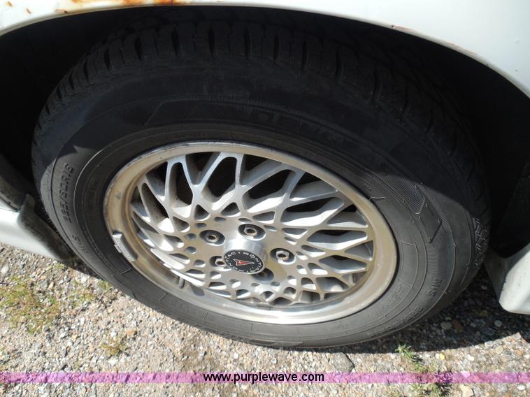 image for item I3372 2000 Pontiac Grand Prix GT