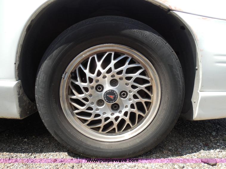image for item I3372 2000 Pontiac Grand Prix GT
