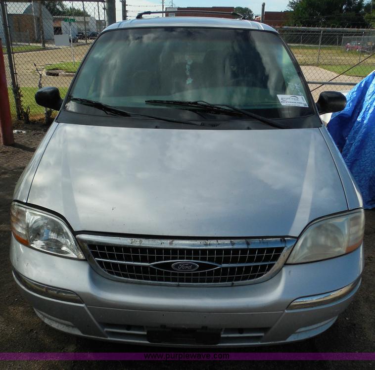 image for item I3390 2000 Ford Windstar SE van
