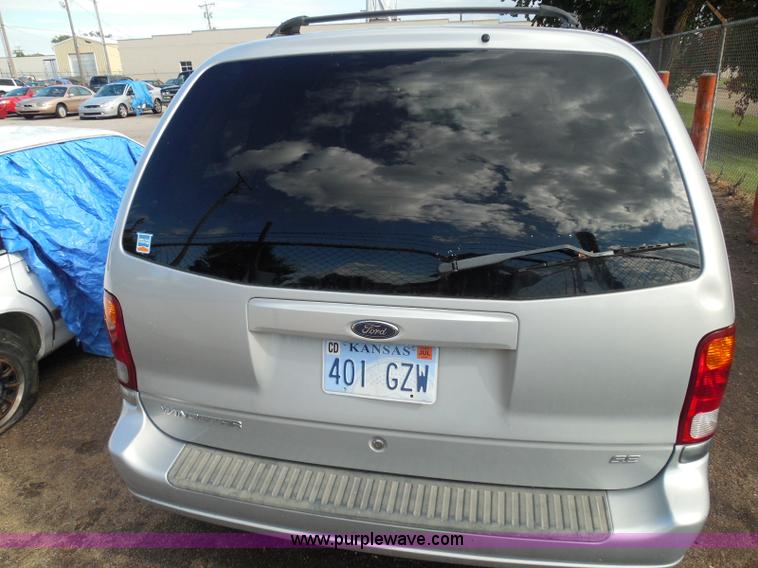 image for item I3390 2000 Ford Windstar SE van
