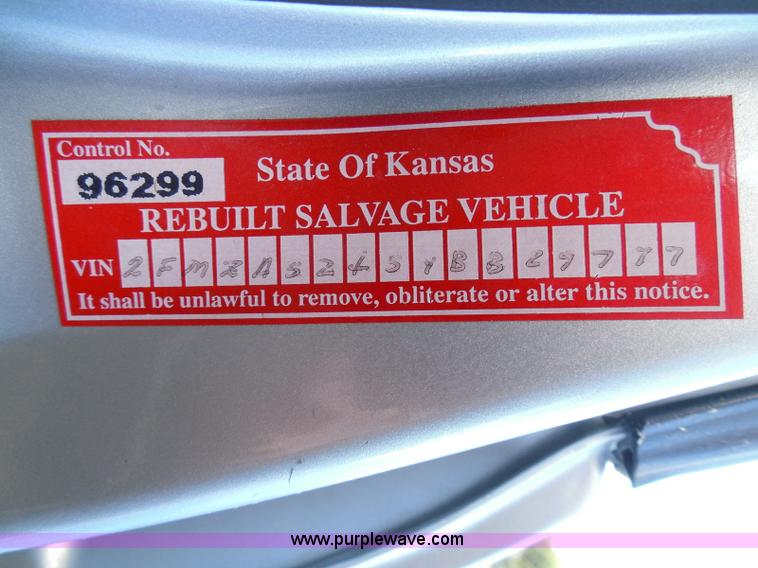 image for item I3390 2000 Ford Windstar SE van