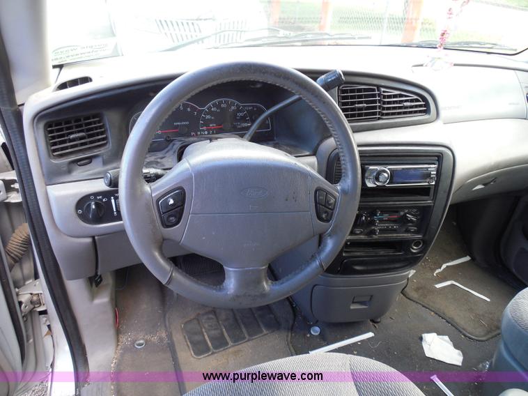 image for item I3390 2000 Ford Windstar SE van
