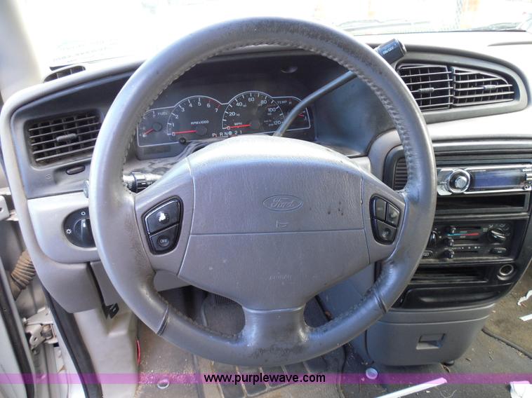 image for item I3390 2000 Ford Windstar SE van