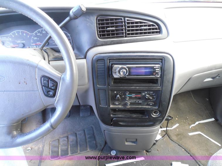 image for item I3390 2000 Ford Windstar SE van