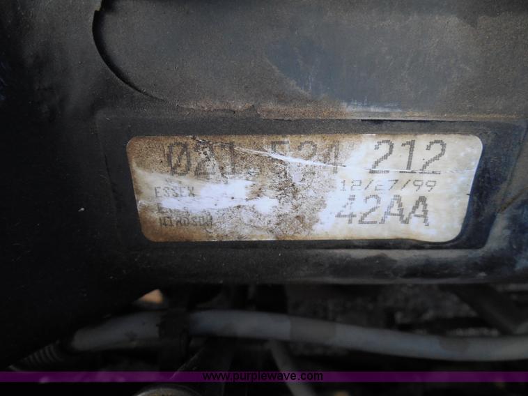 image for item I3390 2000 Ford Windstar SE van