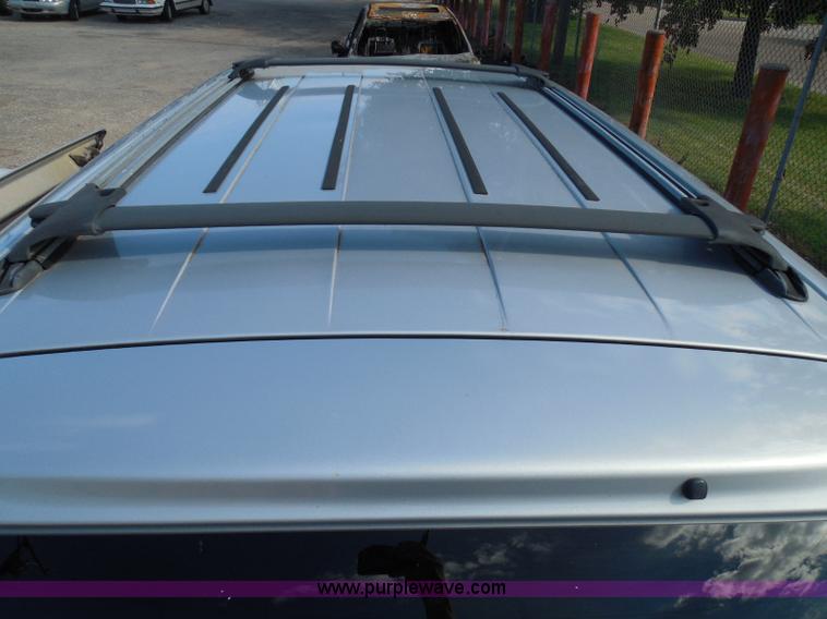 image for item I3390 2000 Ford Windstar SE van