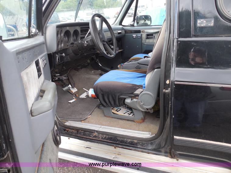 image for item I3391 1989 Chevrolet Blazer SUV