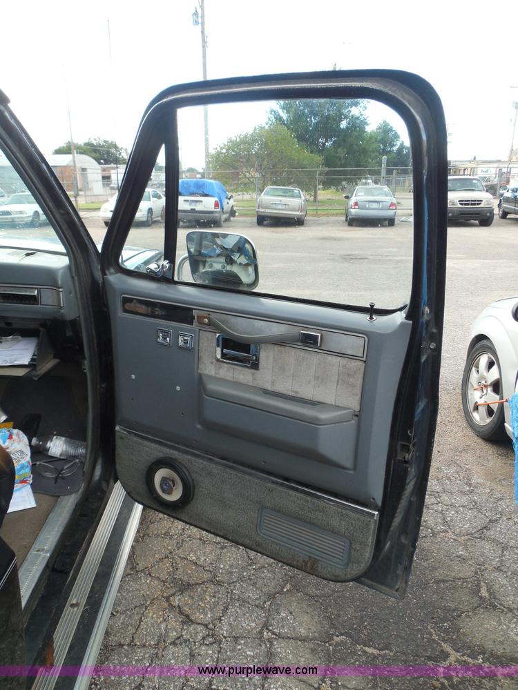 image for item I3391 1989 Chevrolet Blazer SUV