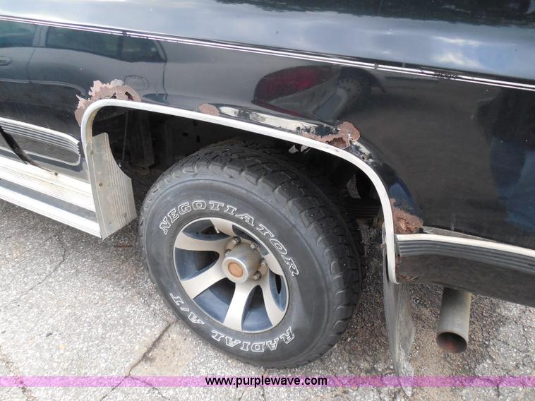 image for item I3391 1989 Chevrolet Blazer SUV