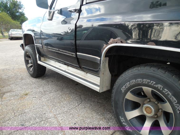 image for item I3391 1989 Chevrolet Blazer SUV