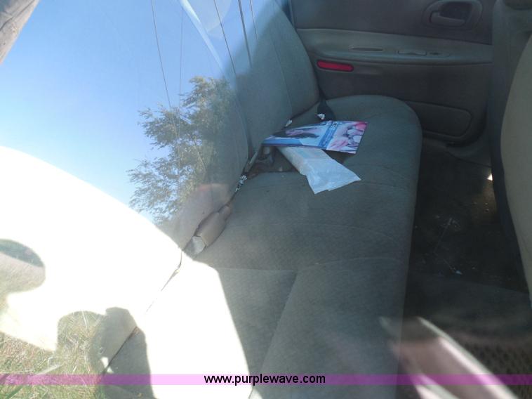 image for item I3392 2004 Dodge Intrepid SE