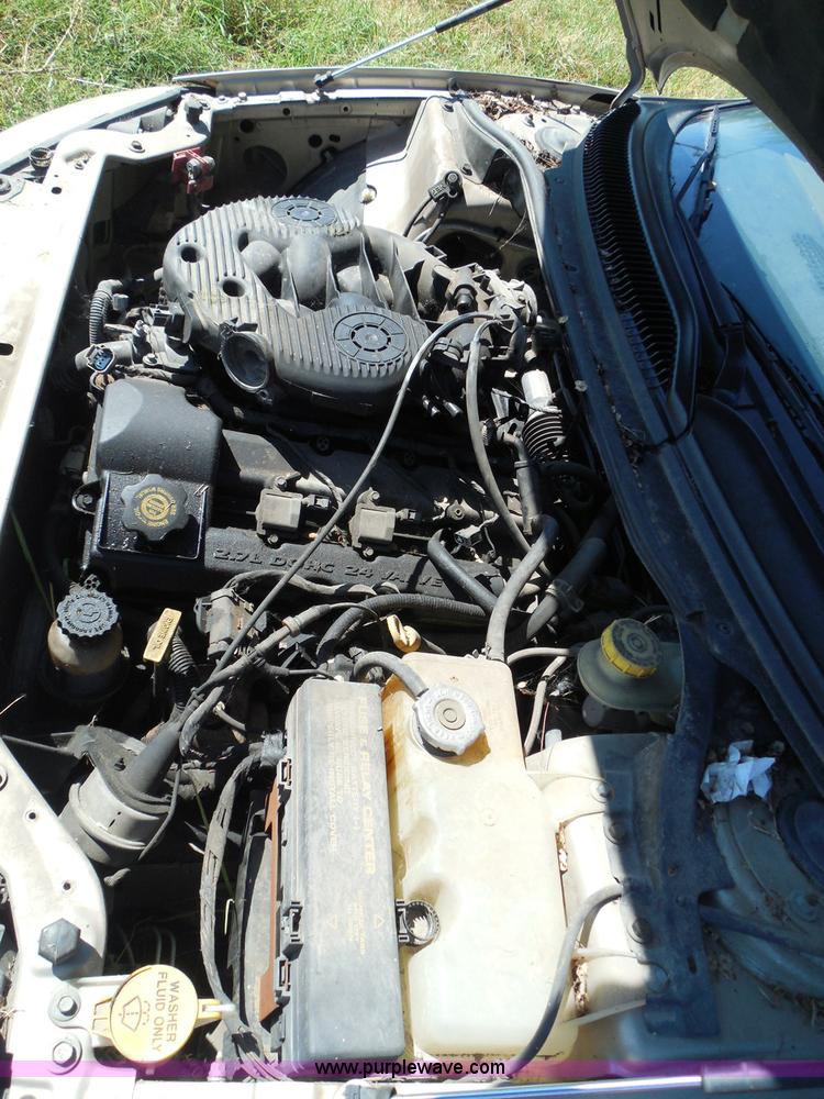 image for item I3392 2004 Dodge Intrepid SE