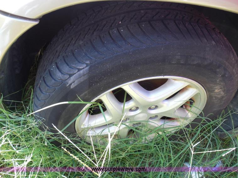 image for item I3392 2004 Dodge Intrepid SE