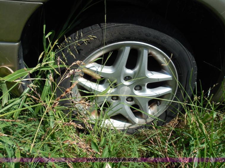 image for item I3392 2004 Dodge Intrepid SE