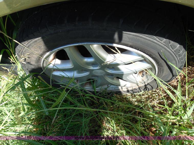 image for item I3392 2004 Dodge Intrepid SE