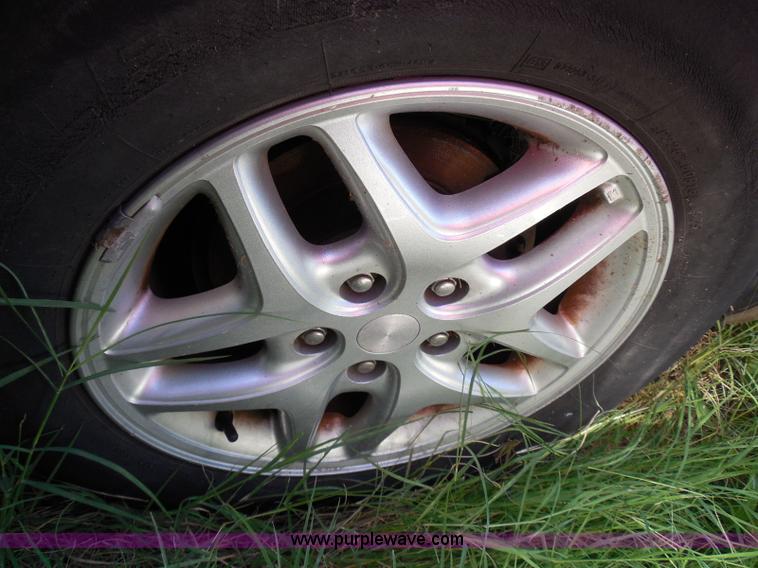 image for item I3392 2004 Dodge Intrepid SE