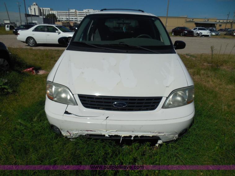 image for item I3425 2003 Ford Windstar LX van
