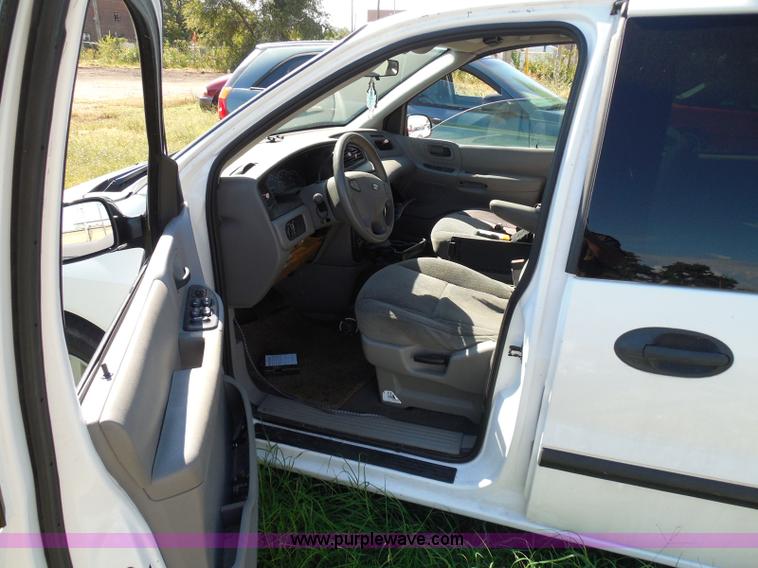 image for item I3425 2003 Ford Windstar LX van