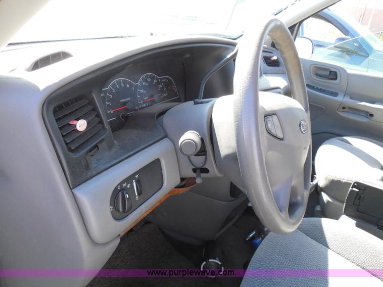 image for item I3425 2003 Ford Windstar LX van