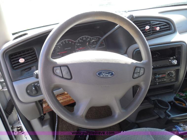 image for item I3425 2003 Ford Windstar LX van