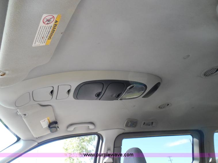 image for item I3425 2003 Ford Windstar LX van