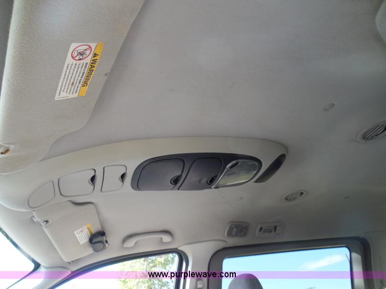 image for item I3425 2003 Ford Windstar LX van