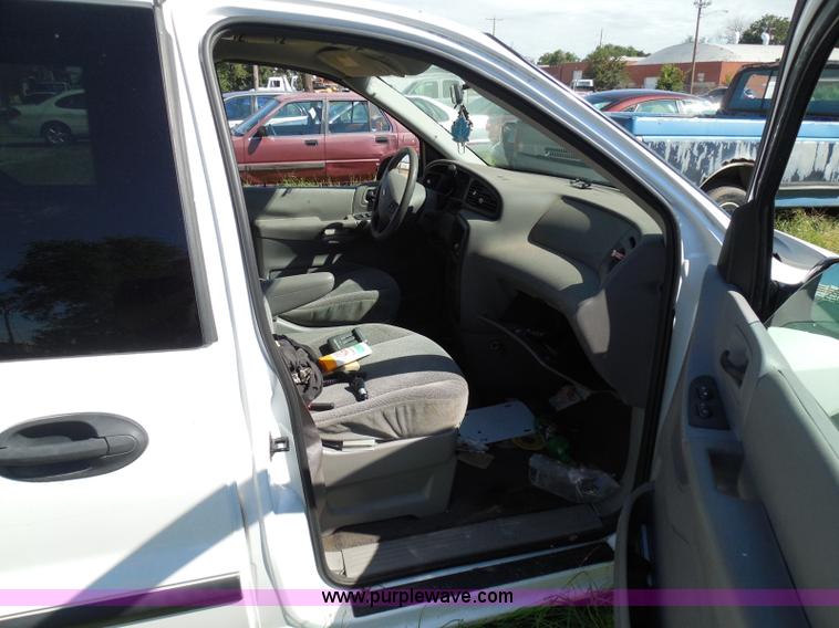 image for item I3425 2003 Ford Windstar LX van