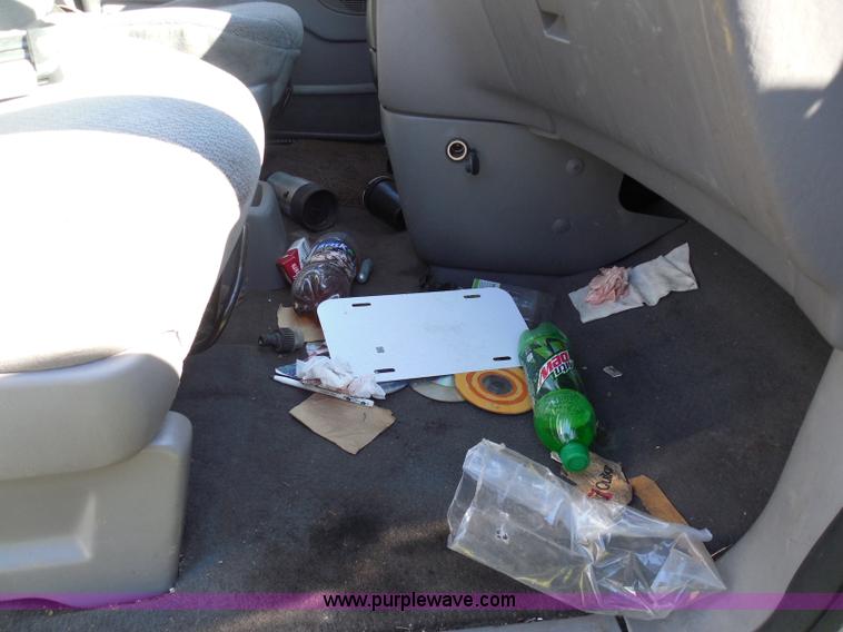 image for item I3425 2003 Ford Windstar LX van