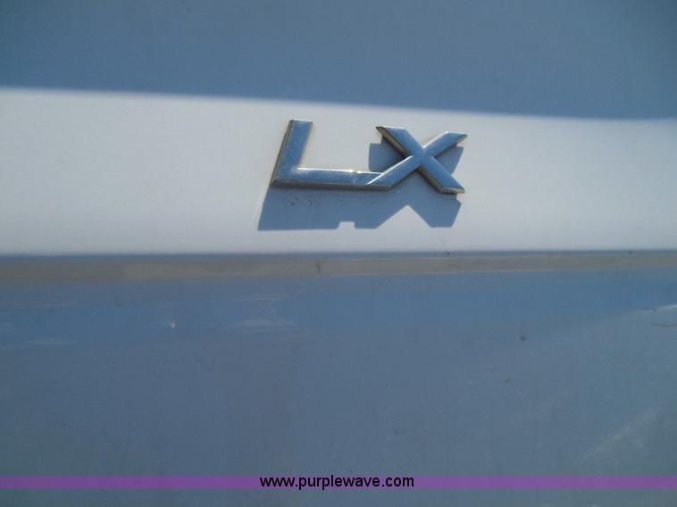 image for item I3425 2003 Ford Windstar LX van