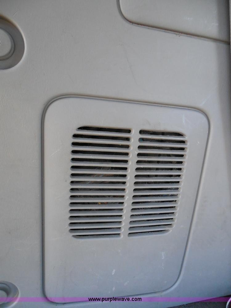 image for item I3425 2003 Ford Windstar LX van