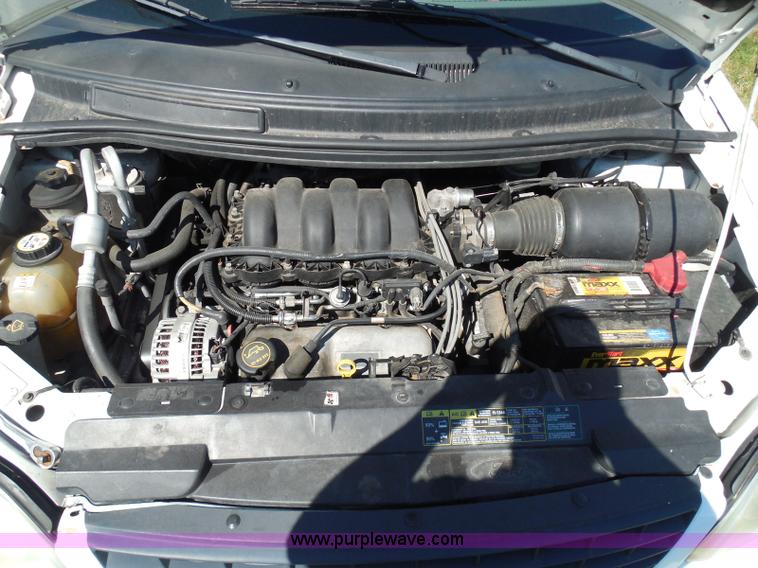 image for item I3425 2003 Ford Windstar LX van